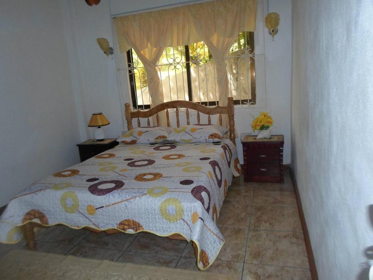 Gigi'S Self Catering Apartment Port Glaud Zewnętrze zdjęcie